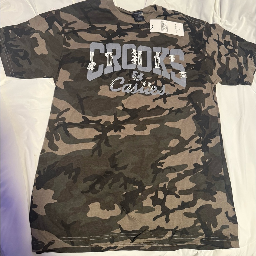 Crooks & Castles Camo Graphic Tee - Olive Green size men’s medium. C34/E9